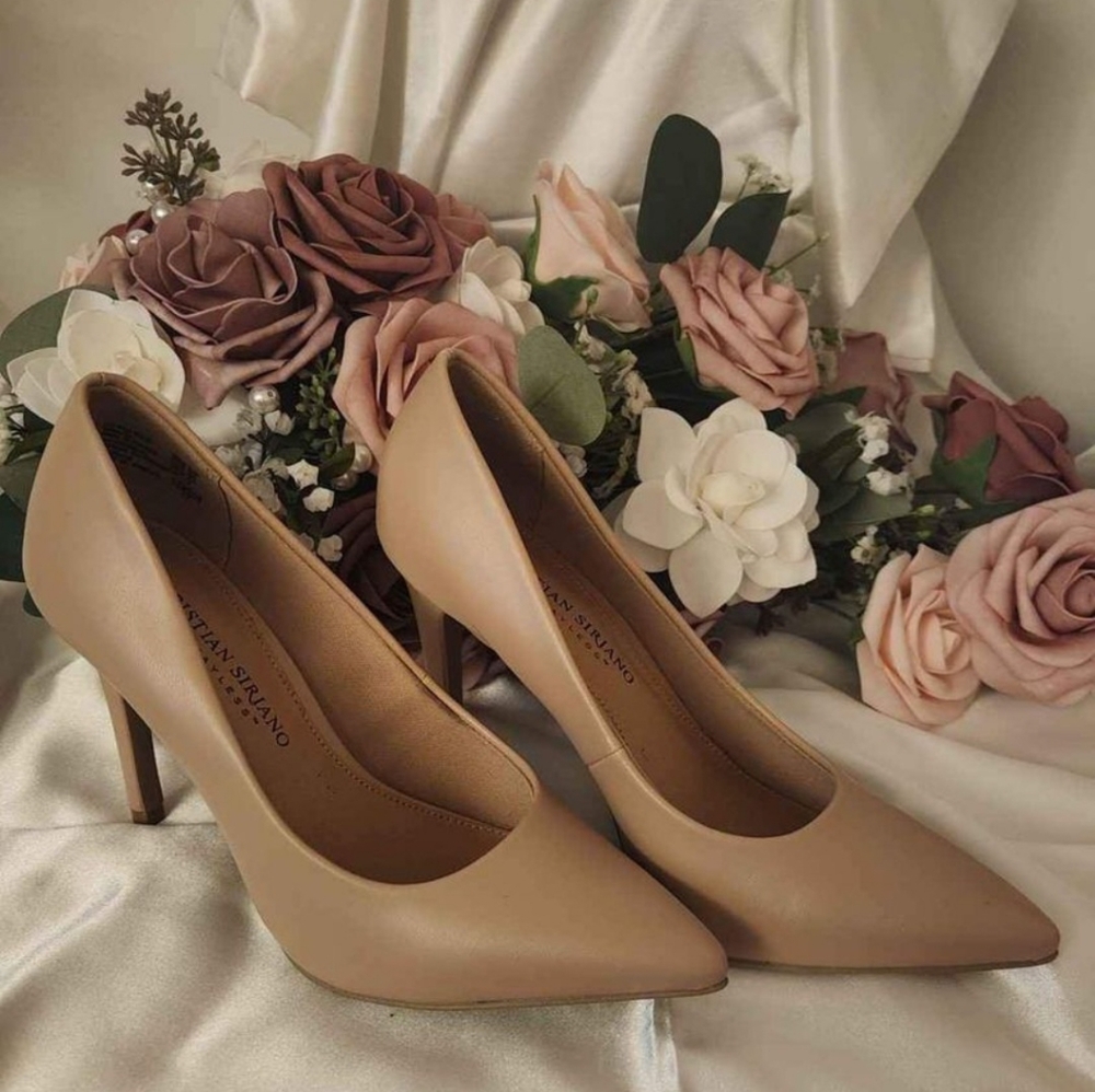 Women shoe size 5W